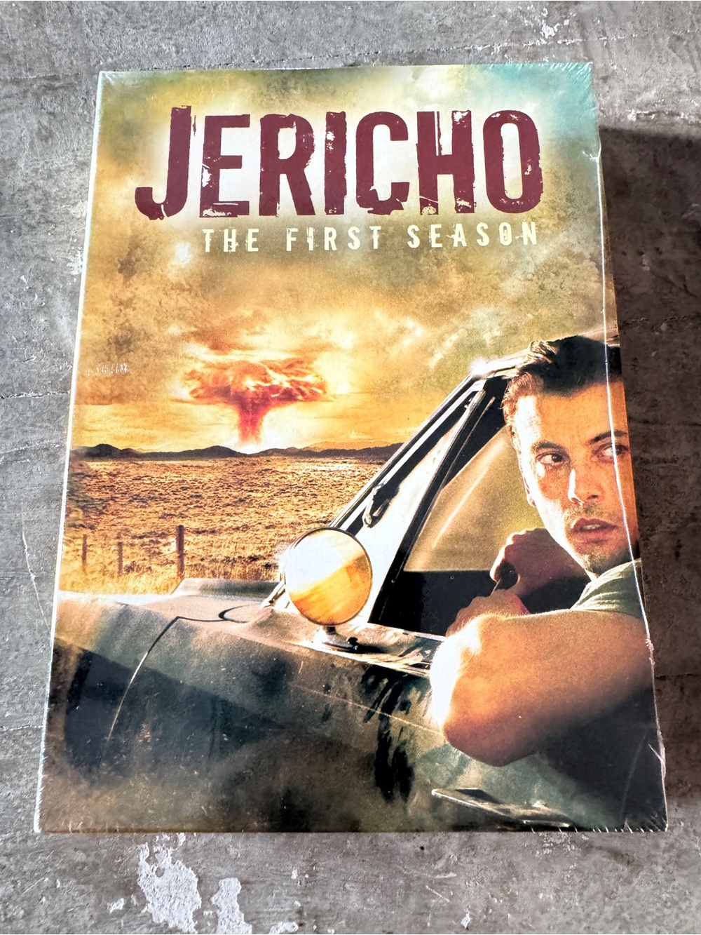 Jericho DVD Box Set - First & Second Season - Picture 3 of 5